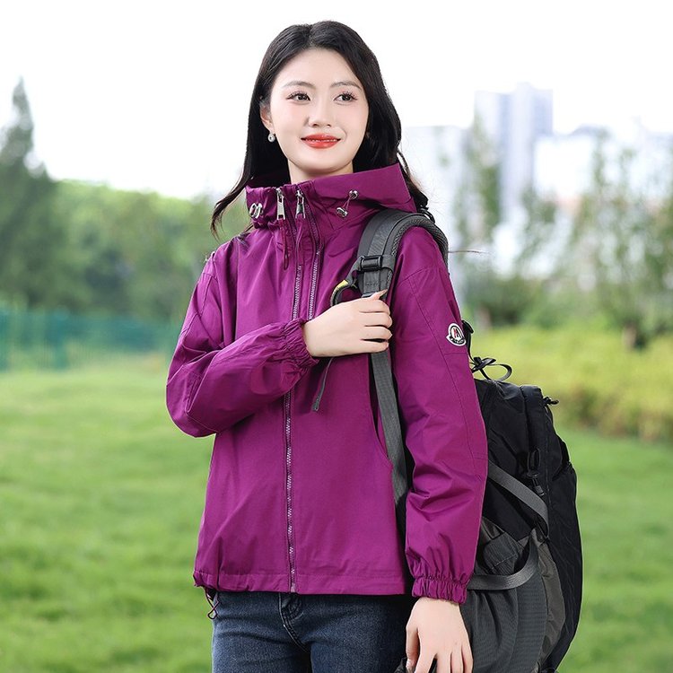 秒杀！断码清库存女士冲锋衣休闲连帽外套新款洋气户外大码夹克