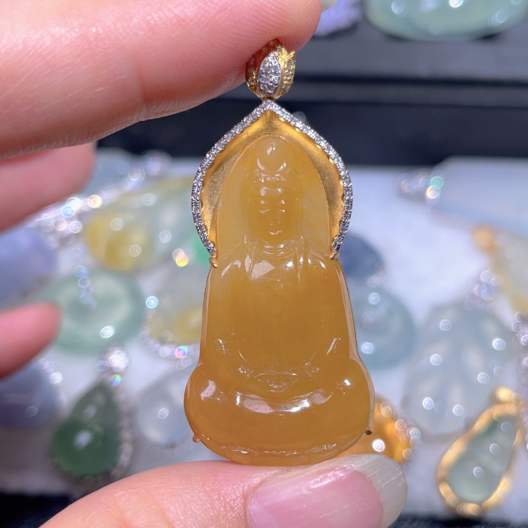 颈饰18K金镶嵌翡翠J***e翡翠