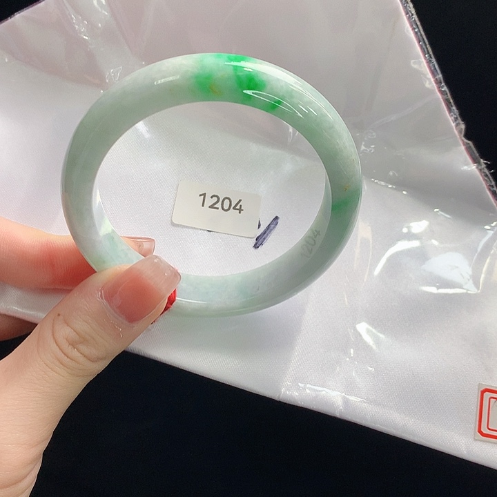 翡翠手镯未镶嵌天然翡翠手镯01