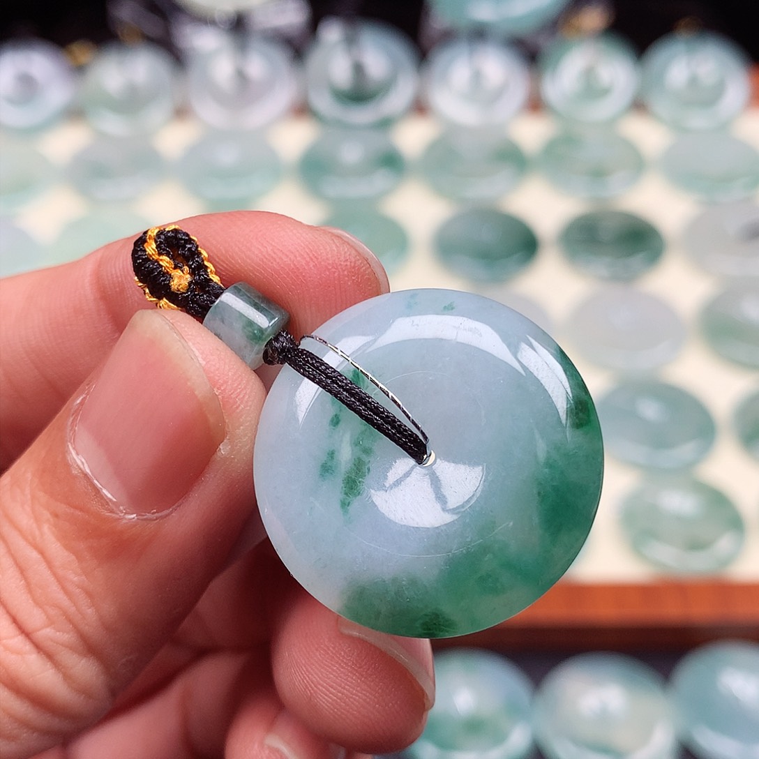 颈饰未镶嵌翡翠27.3-6.0mm