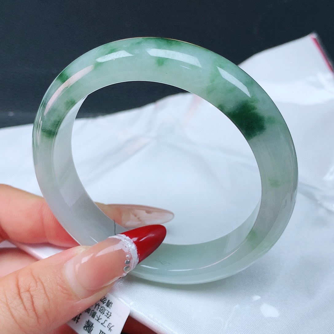 翡翠手镯未镶嵌56轮胎