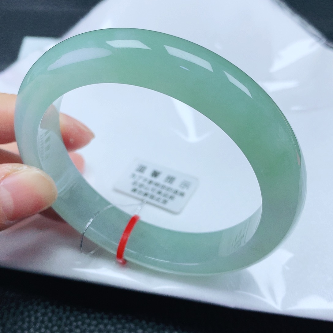 翡翠手镯未镶嵌57圈