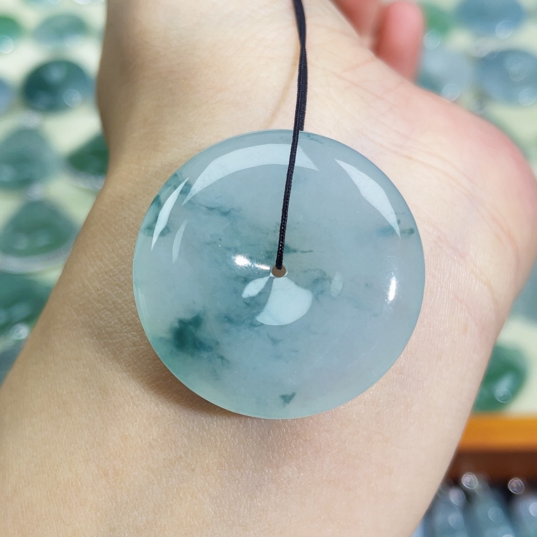 翡翠颈饰未镶嵌吊坠