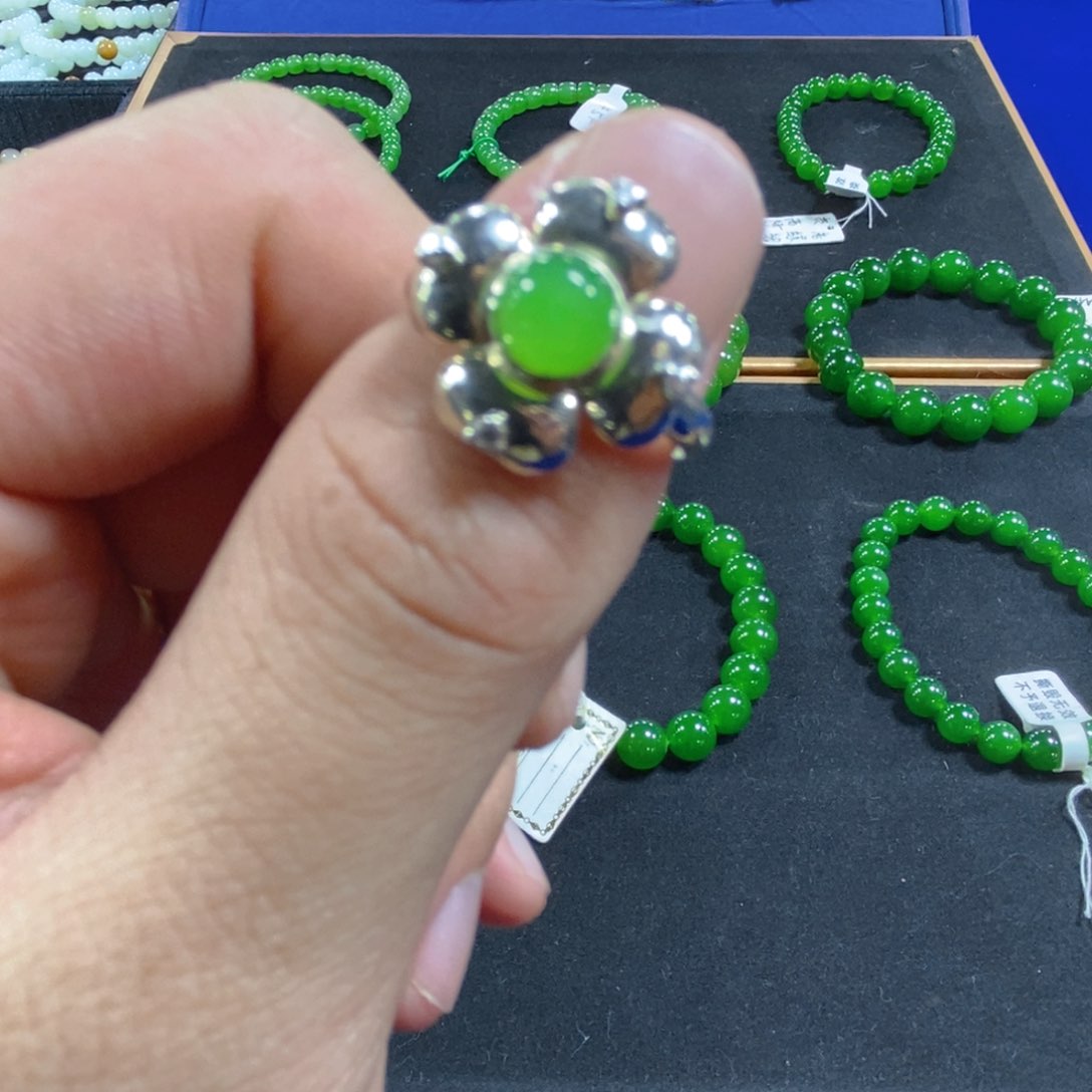 未镶嵌手链和田玉（碧玉）