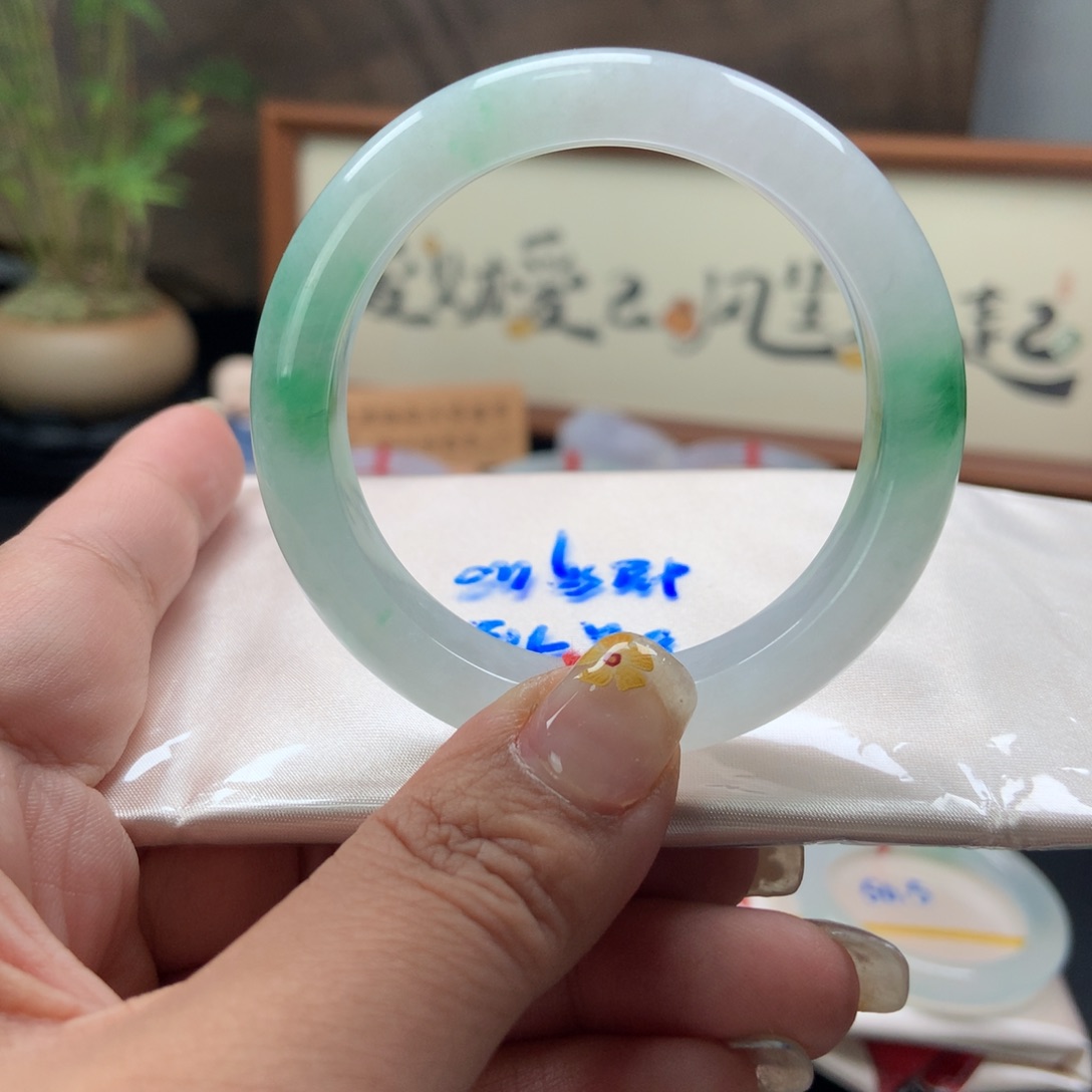 翡翠手镯未镶嵌5号