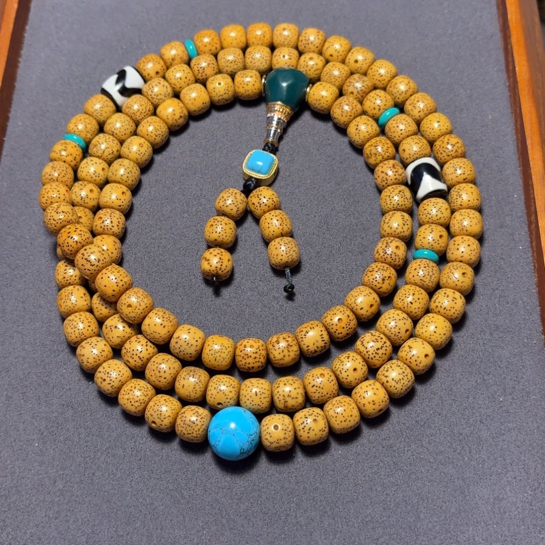 吊坠星月菩提鸡油黄星月10×9mm