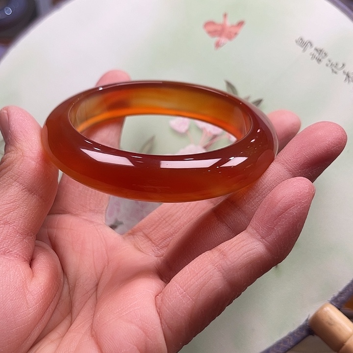 C***y玛瑙/玉髓未镶嵌手镯