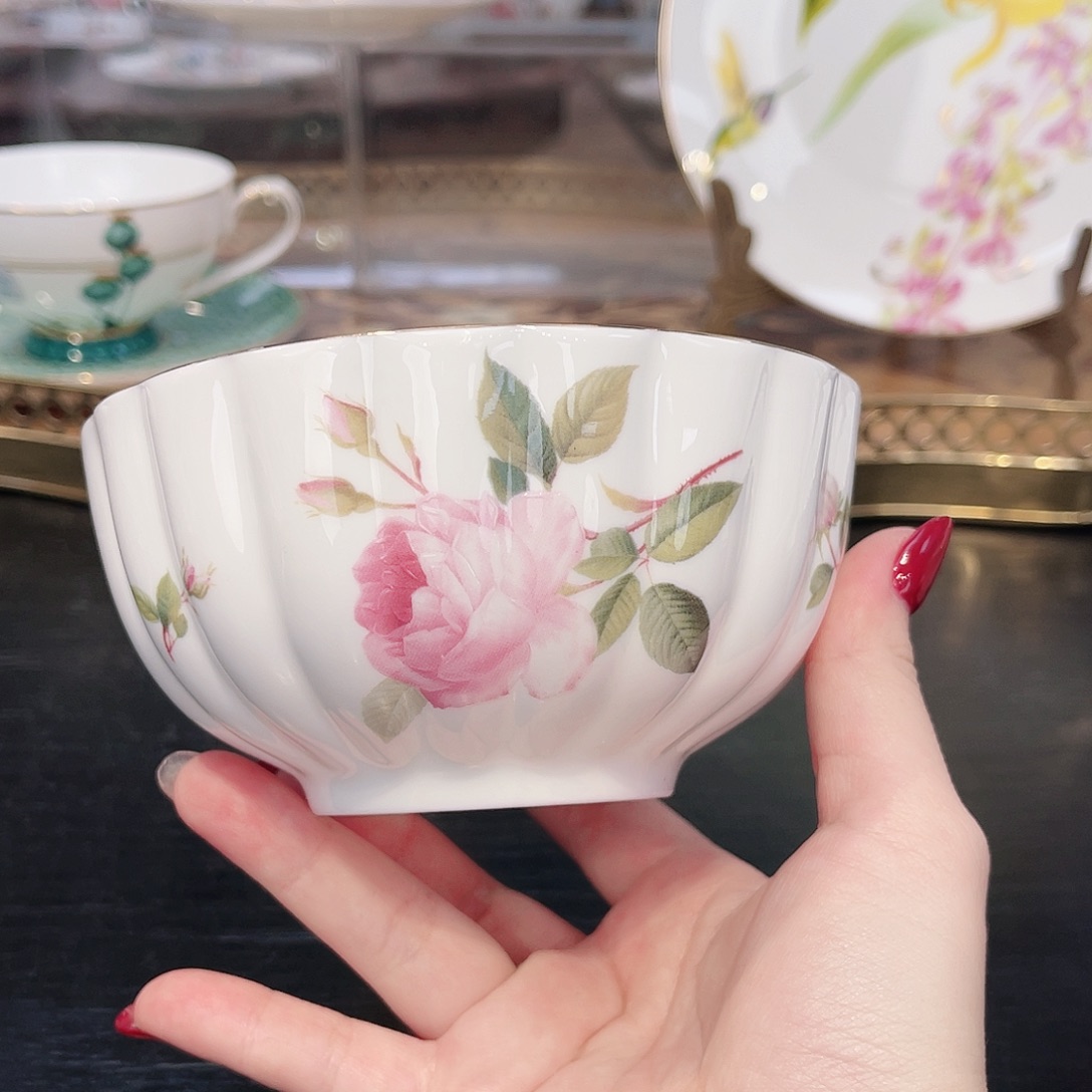 骨瓷饭碗——————————————