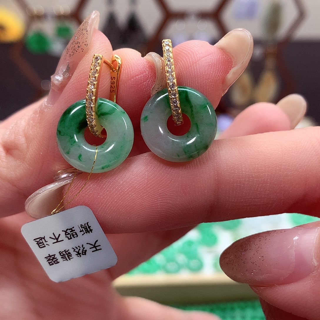 翡翠耳饰银S925镶嵌天然翡翠