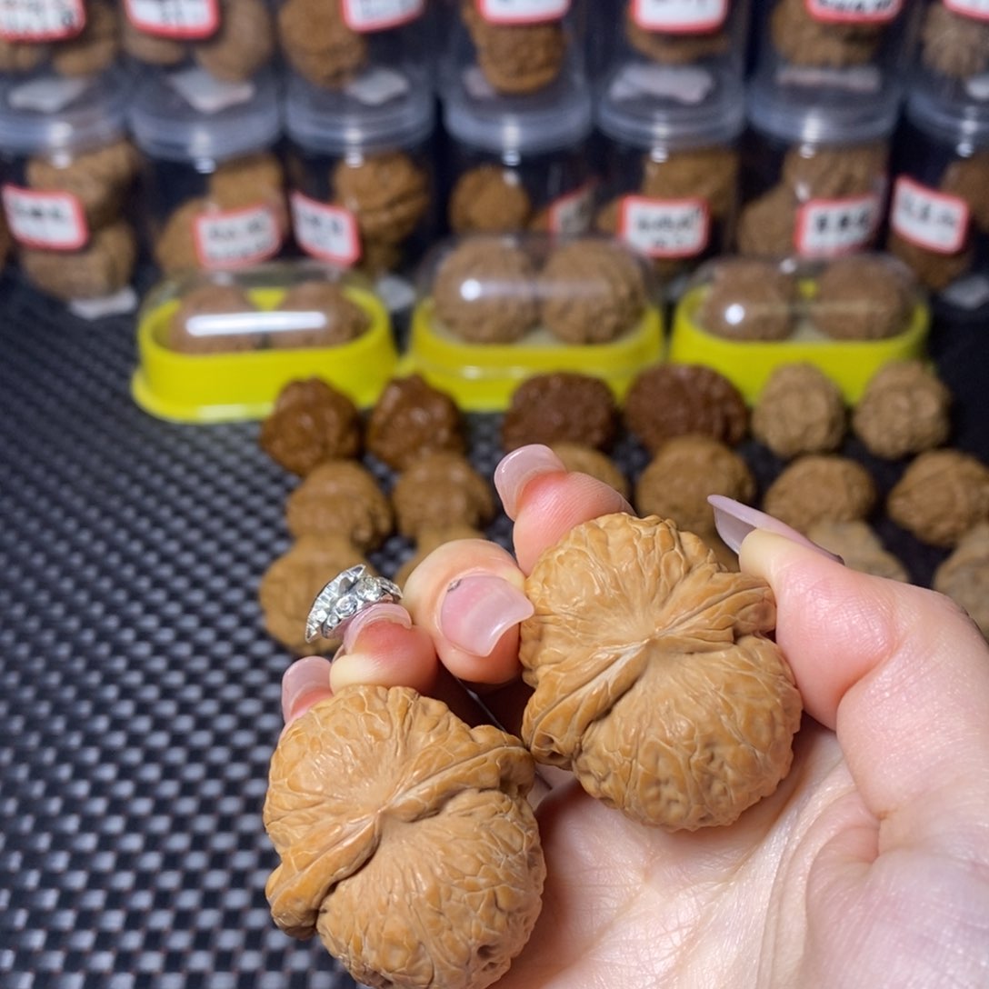 文玩核桃吊坠全品元宝40