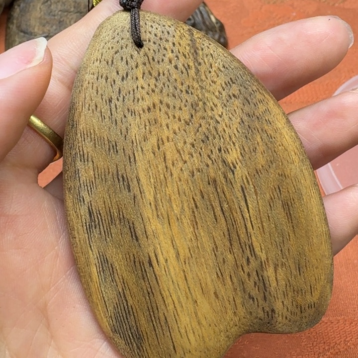 大叶紫檀（黑酸枝木类）