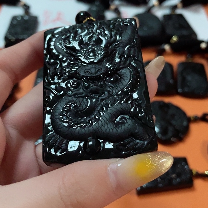 翡翠颈饰未镶嵌我**友