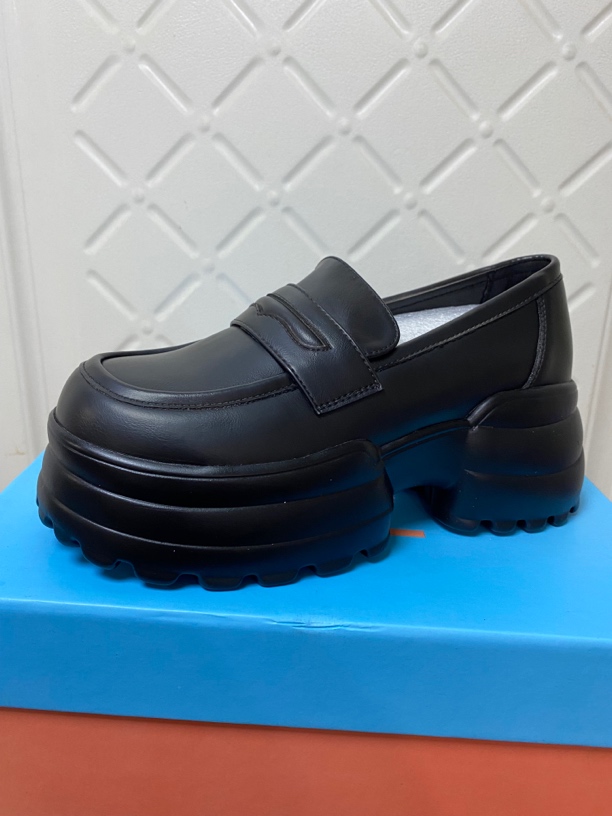 四季款黑色乐福女鞋