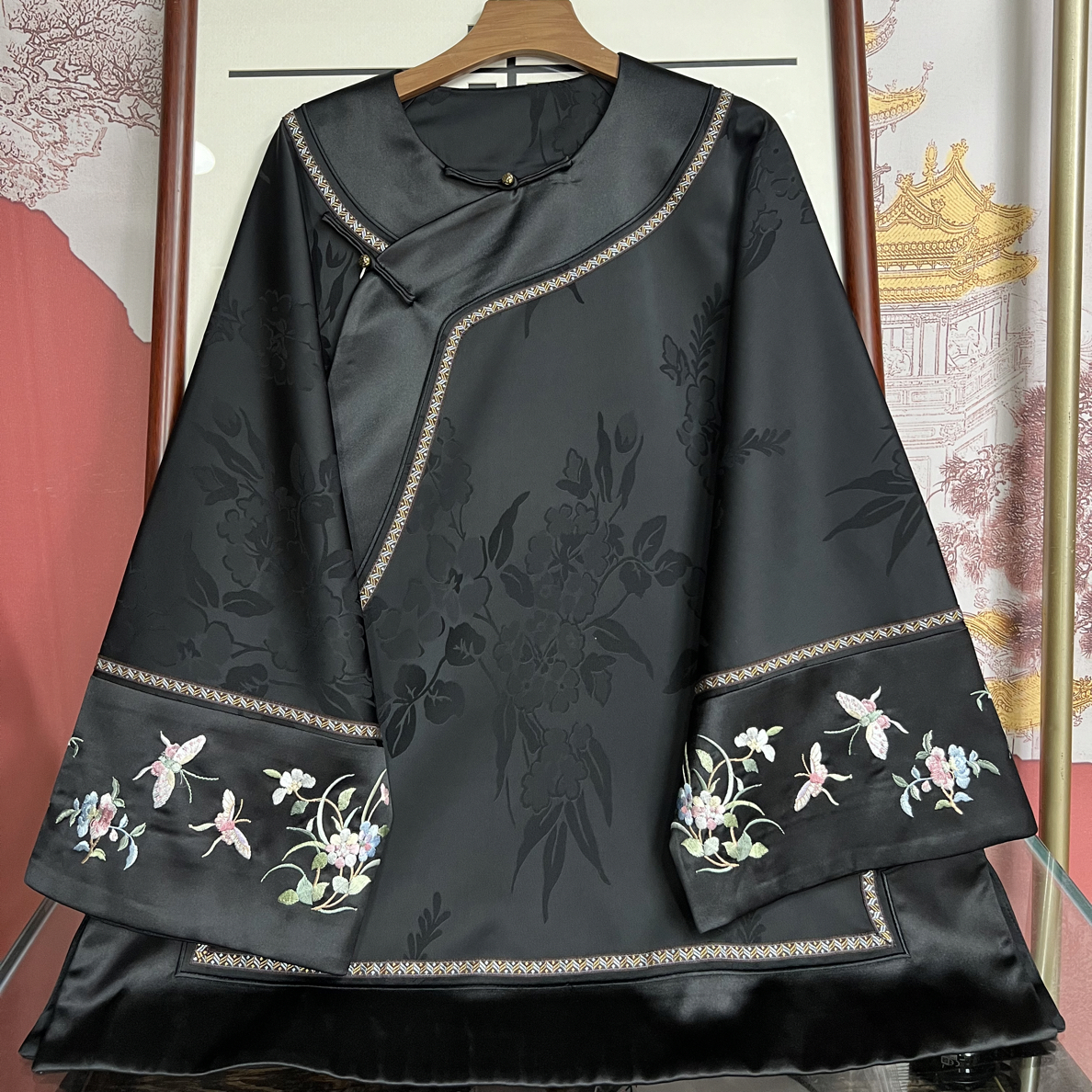 卿风6005出品人丝提花缎绣花春季新款国风偏襟太太服上衣