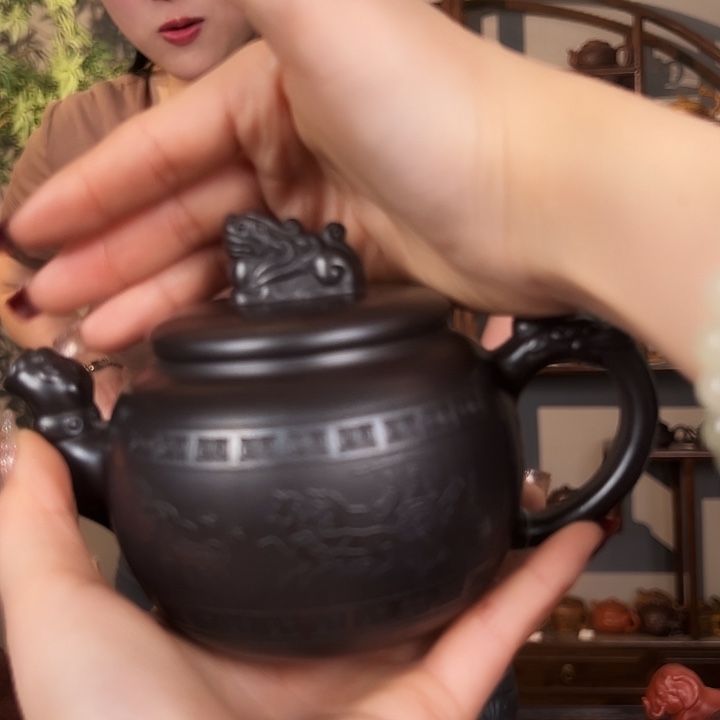 紫砂茶壶断*宜兴紫光堂