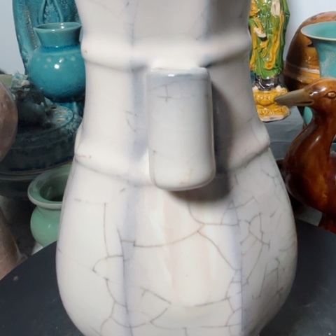 幽*官窑瓷瓶器型美观大方