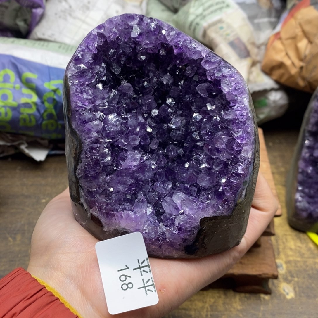 紫晶乌拉圭未镶嵌