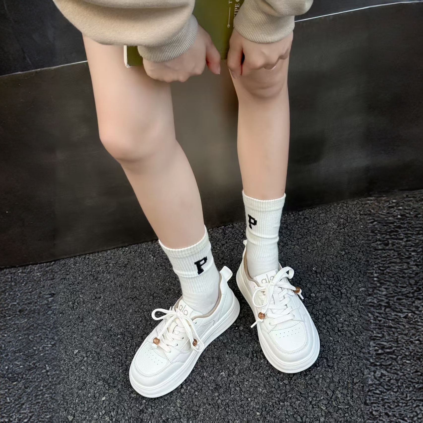 女款时尚板鞋8825-1