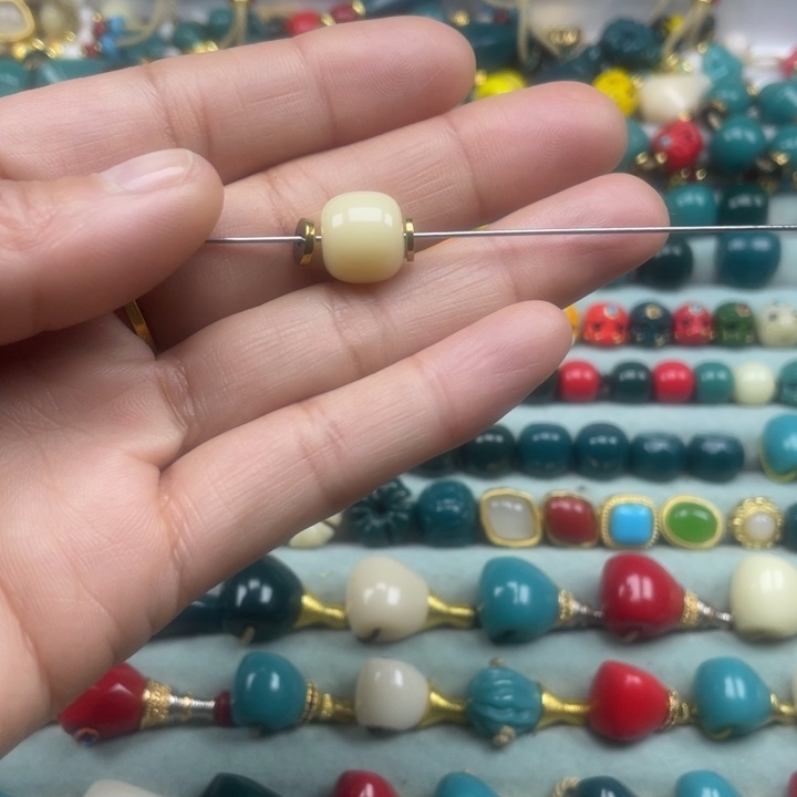 颈饰琉璃雪巴琉璃配饰珠