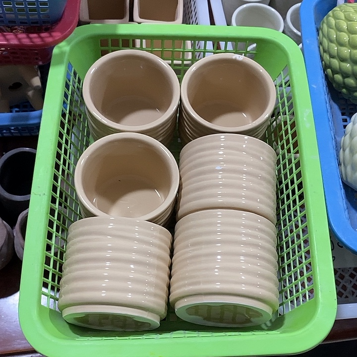 陶盆有孔 瑕疵针孔漏釉介意勿拍口 7.5高7