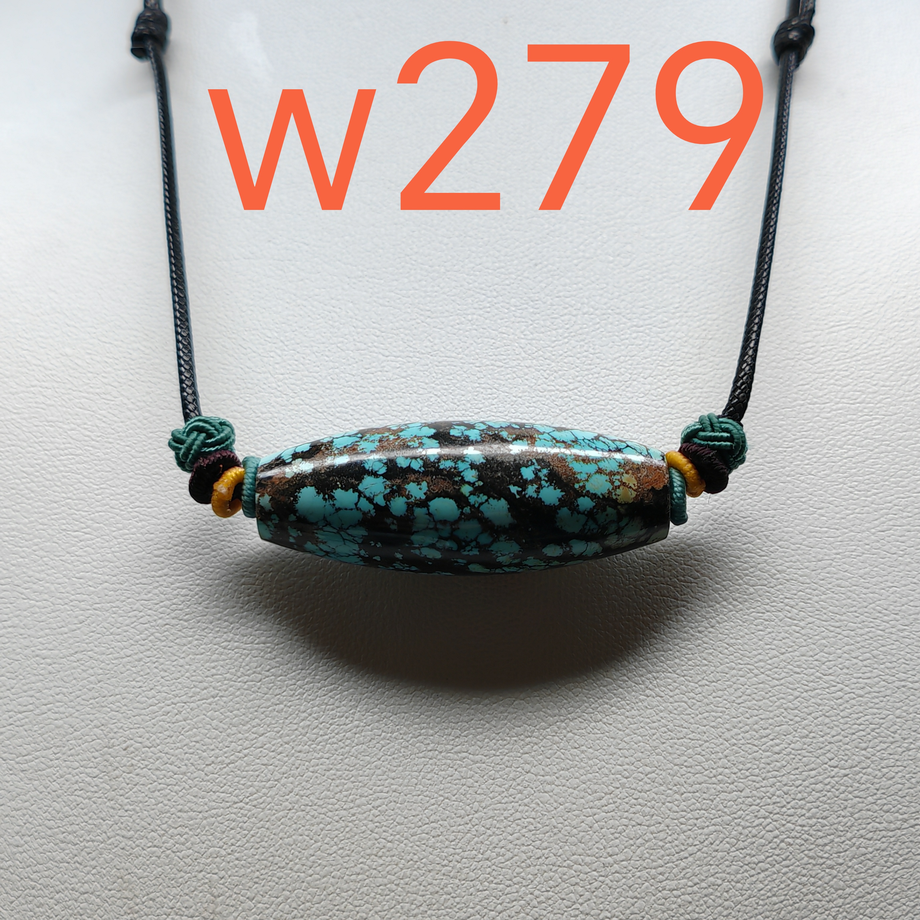 w279原矿高瓷绿松石锁骨链吊坠，铁线均匀不扣手，玻璃瓷料质