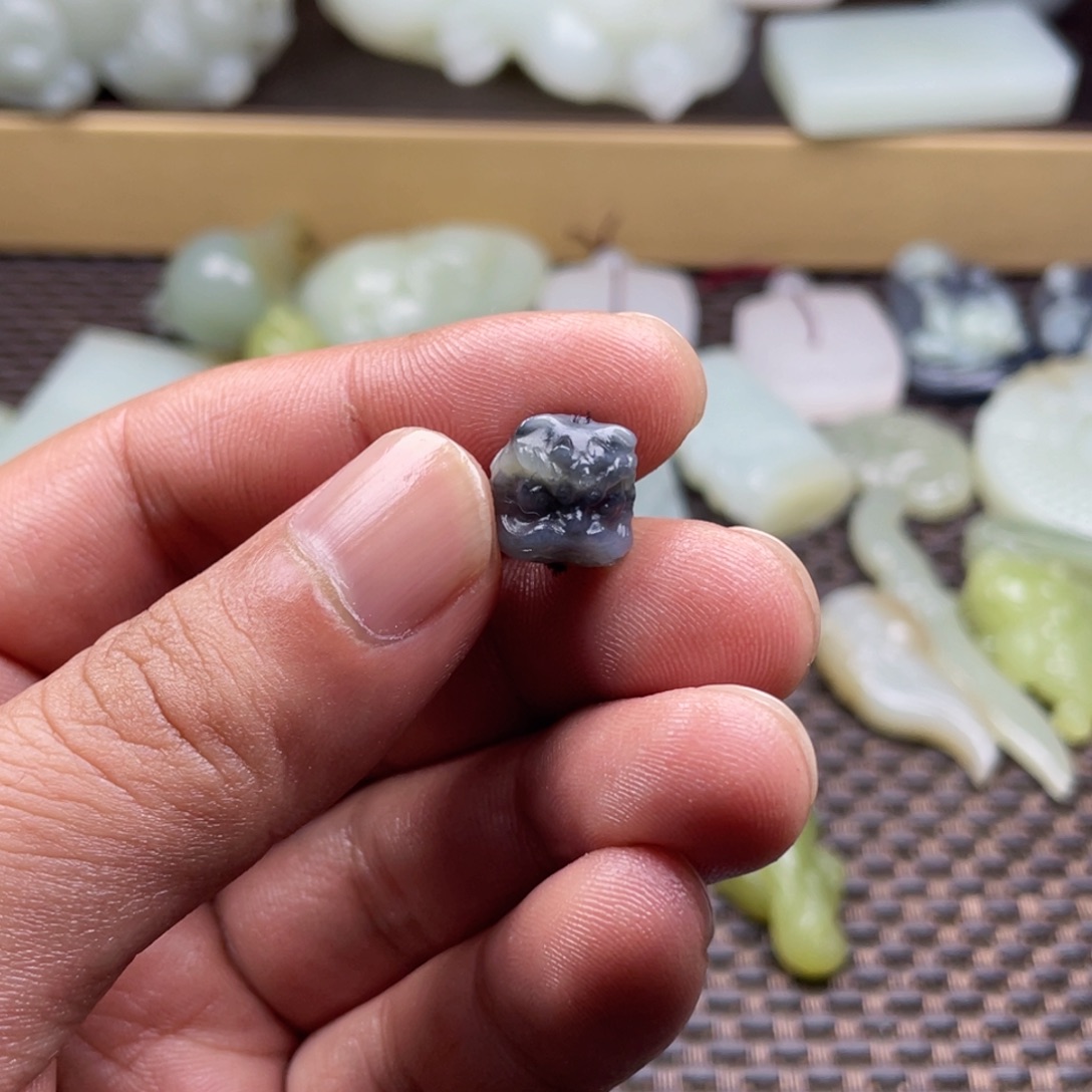 *****和田玉未镶嵌挂件