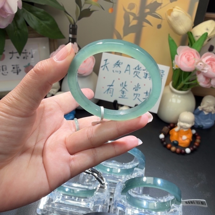 微***笑翡翠未镶嵌手镯冰晴