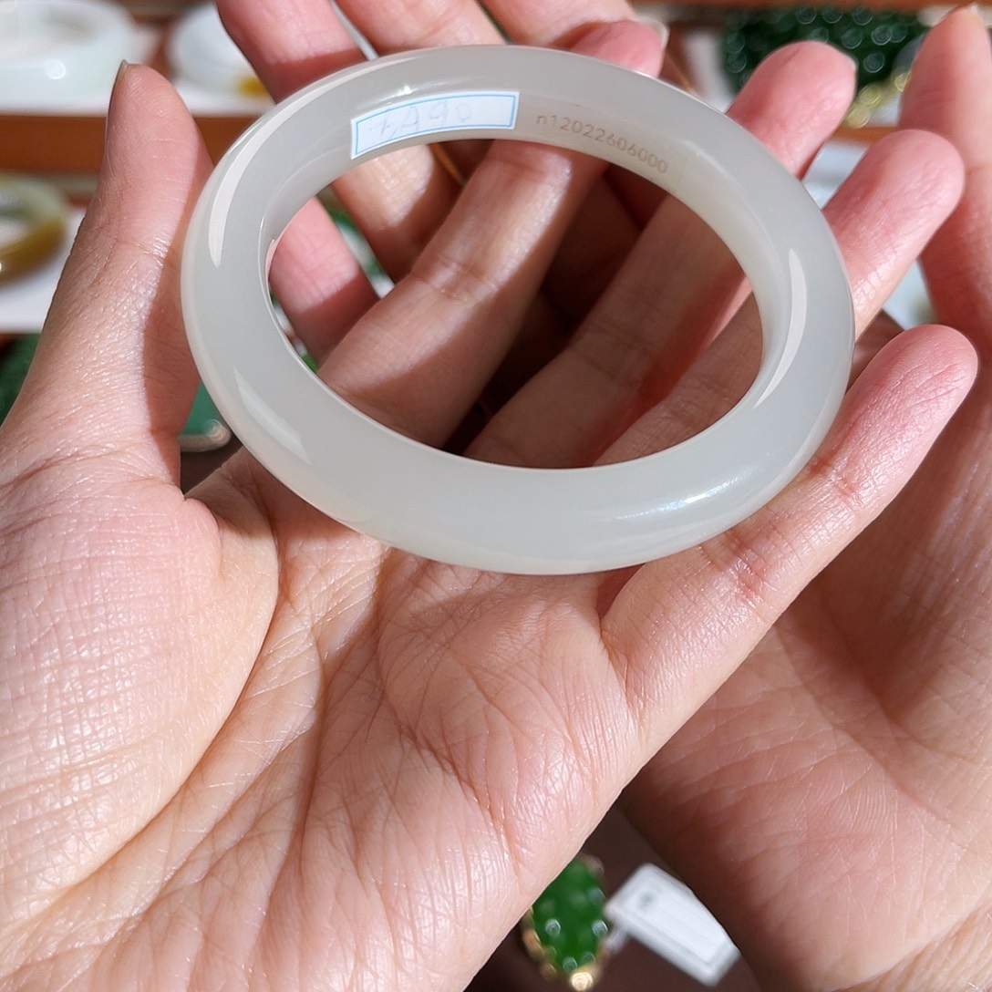 蓉***和田玉未镶嵌手镯