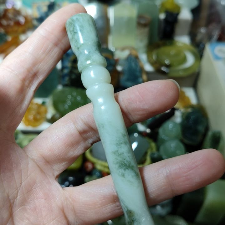 李***意岫玉未镶嵌烟嘴款式