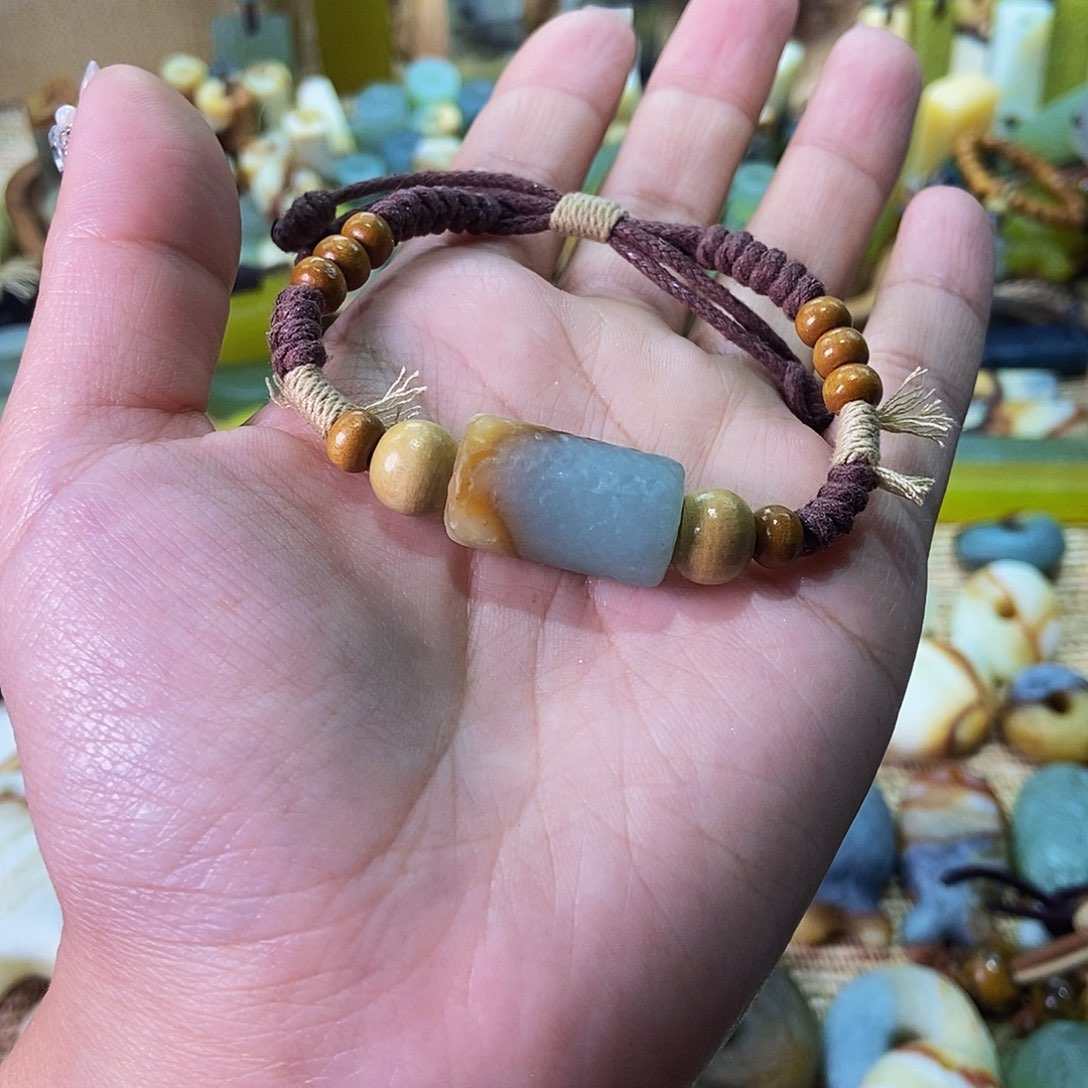 未镶嵌蛇纹石玉挂件