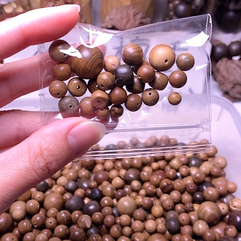 檀香木其他檀香瑕疵散珠10克