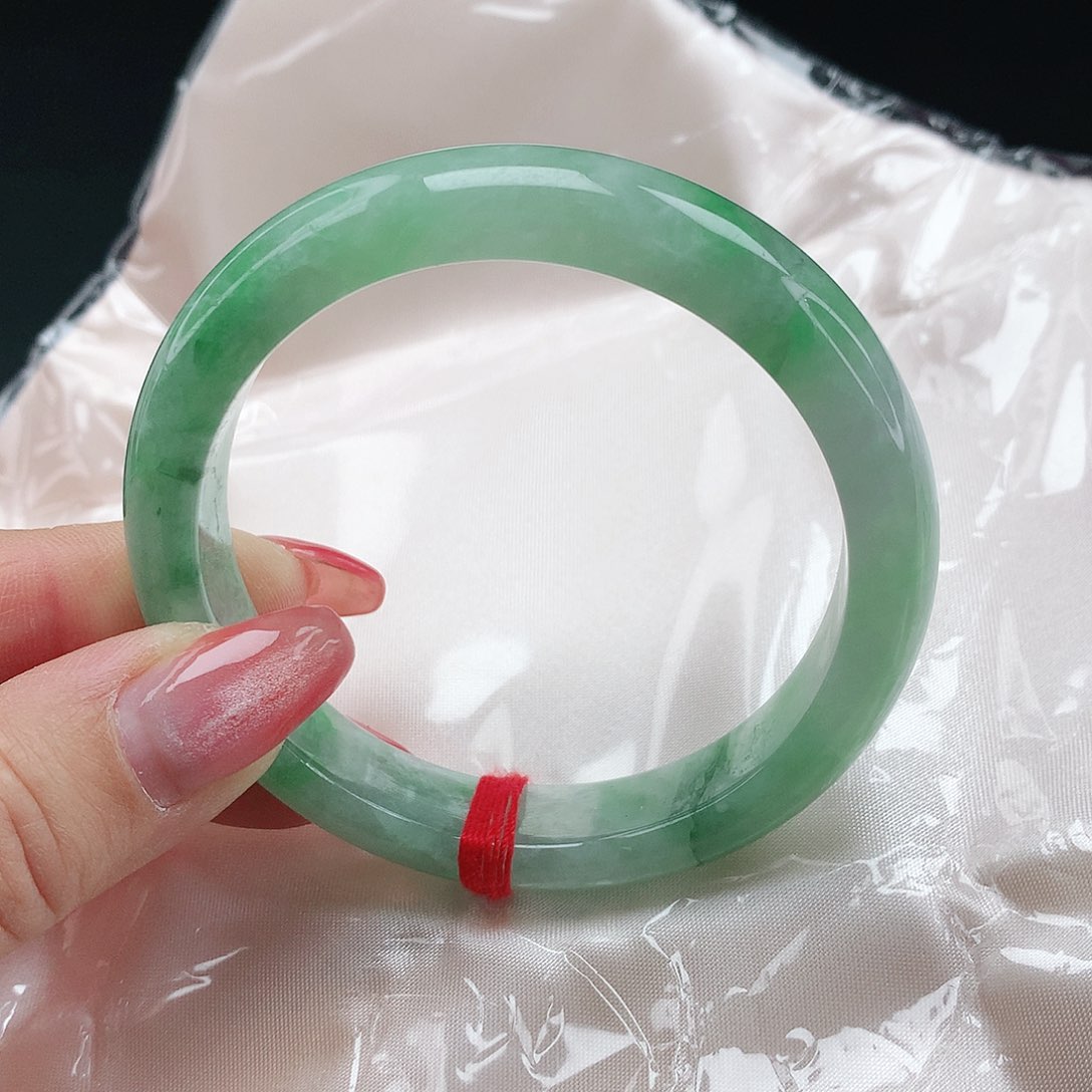 翡翠手镯未镶嵌翡翠142