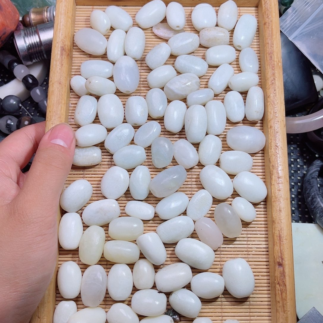 未镶嵌和田玉（子料）挂件