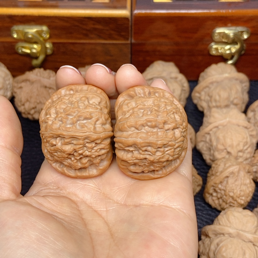 【闪购商品】文玩核桃吊坠八*包白狮子41