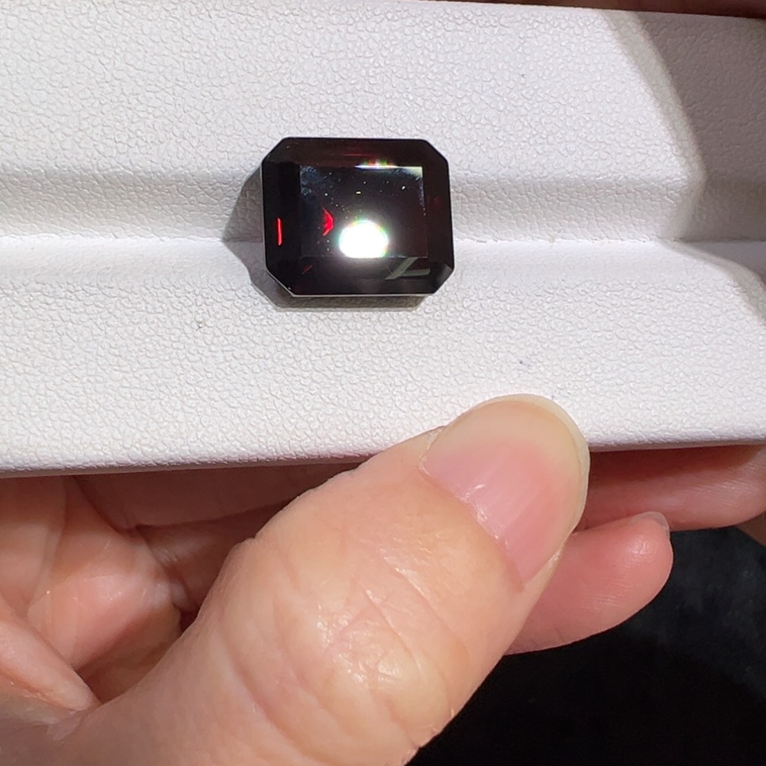 珠宝半成品未镶嵌石榴石10.85ct