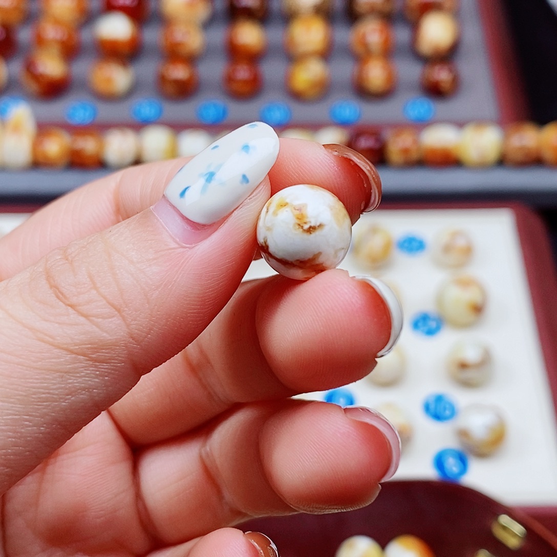 @***~琥珀未镶嵌裸石蜜蜡