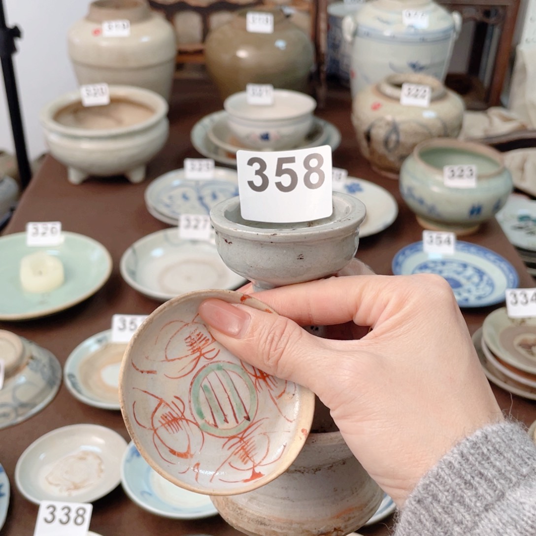 恍****颜漂漂亮亮的瓷器编号358