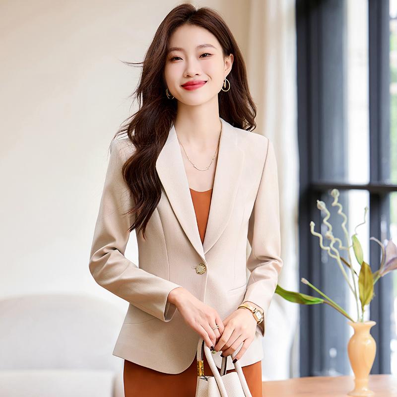 黑色外套女春秋2025新款时尚休闲气质小个子女款短款西服TC8910