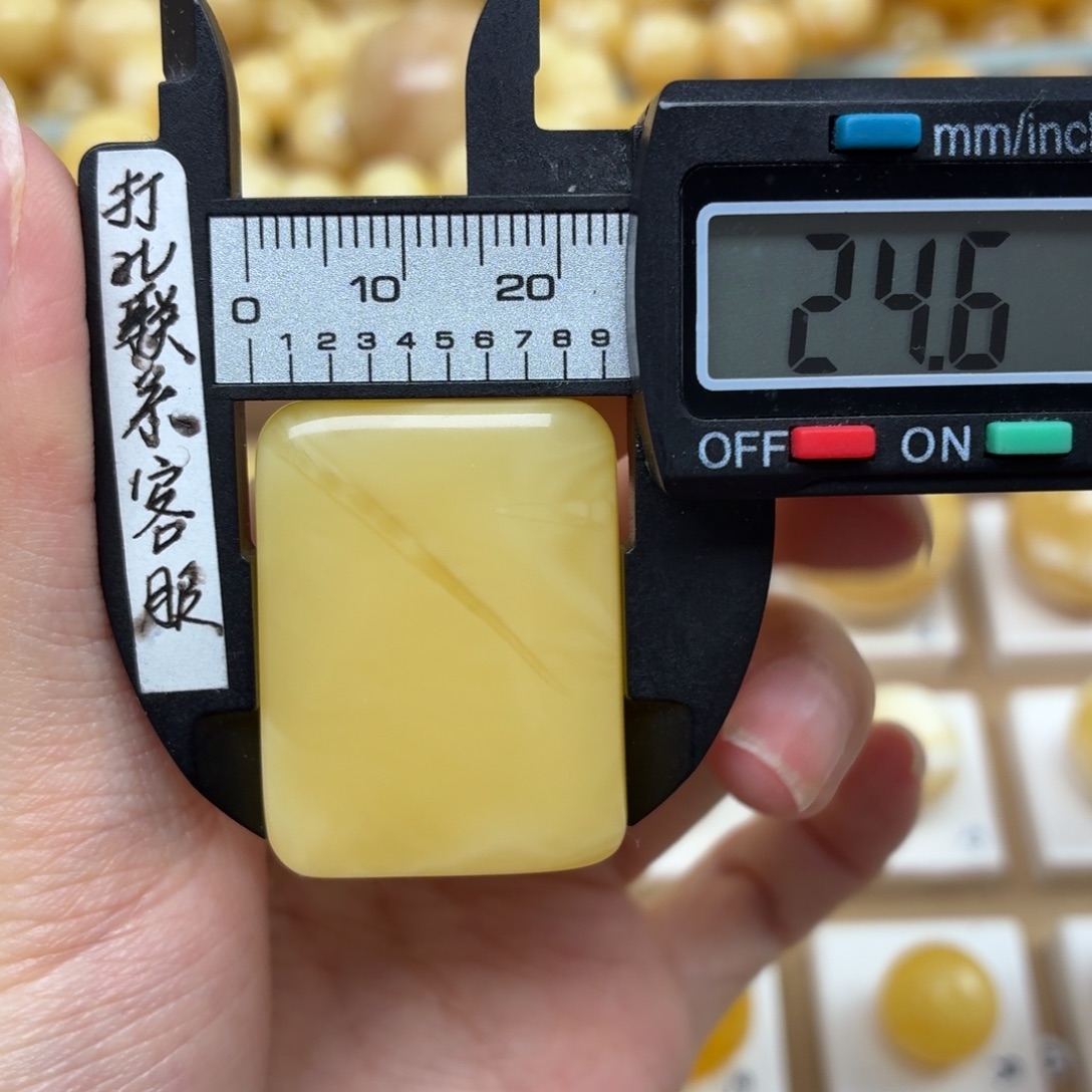 裸石蜜蜡未镶嵌蜜蜡