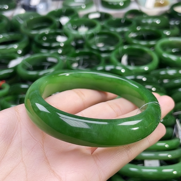 未镶嵌手镯和田玉（碧玉）