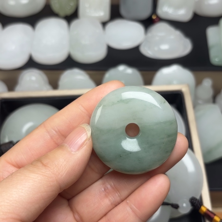 石英质玉未镶嵌颈饰*️****