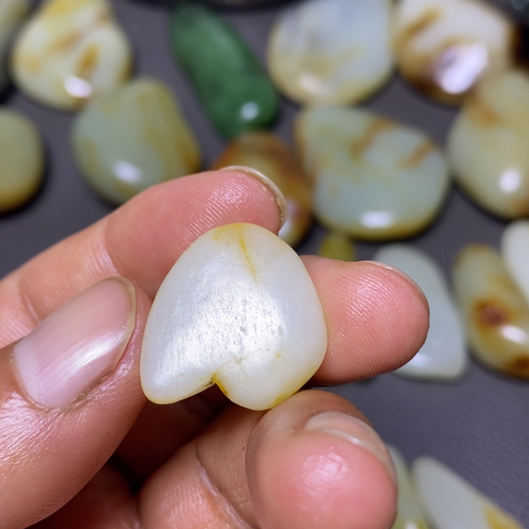 和田玉（糖玉）未镶嵌挂件