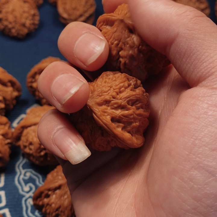 小***铭桃核吊坠全品秦闷