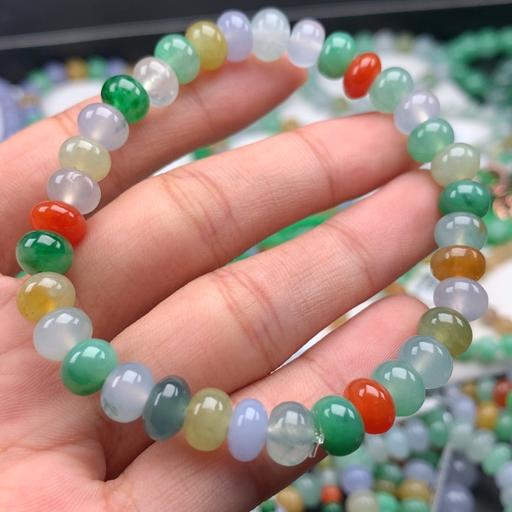 翡翠手镯未镶嵌卡