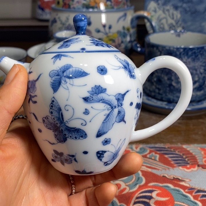 金***妍青花瓷景德镇手绘蝴蝶玉泥茶壶