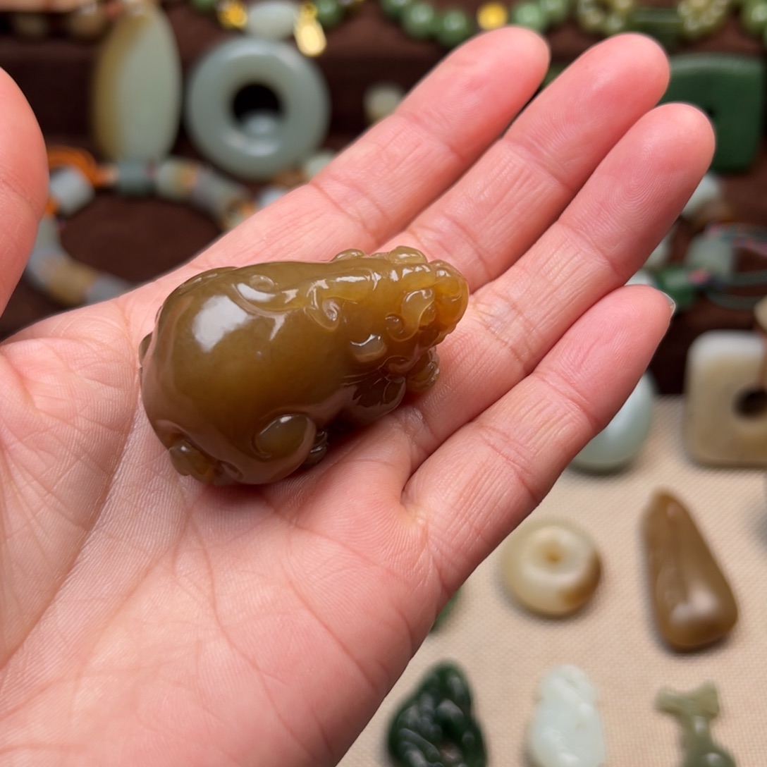 @***王和田玉未镶嵌颈饰