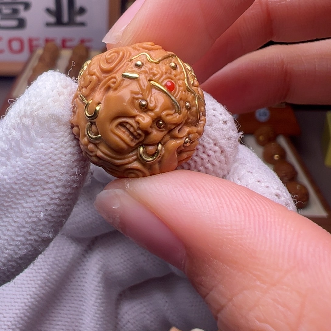 把件猴头核桃镶嵌款四大天王全品有正常封口线