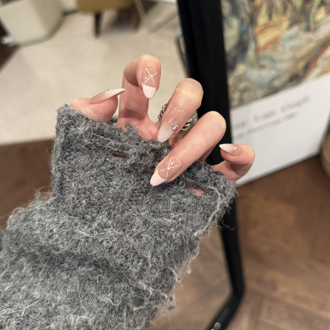 4999芭蕾风简约高级皮皮粉显白可重复佩戴纯手工穿戴甲杏仁甲