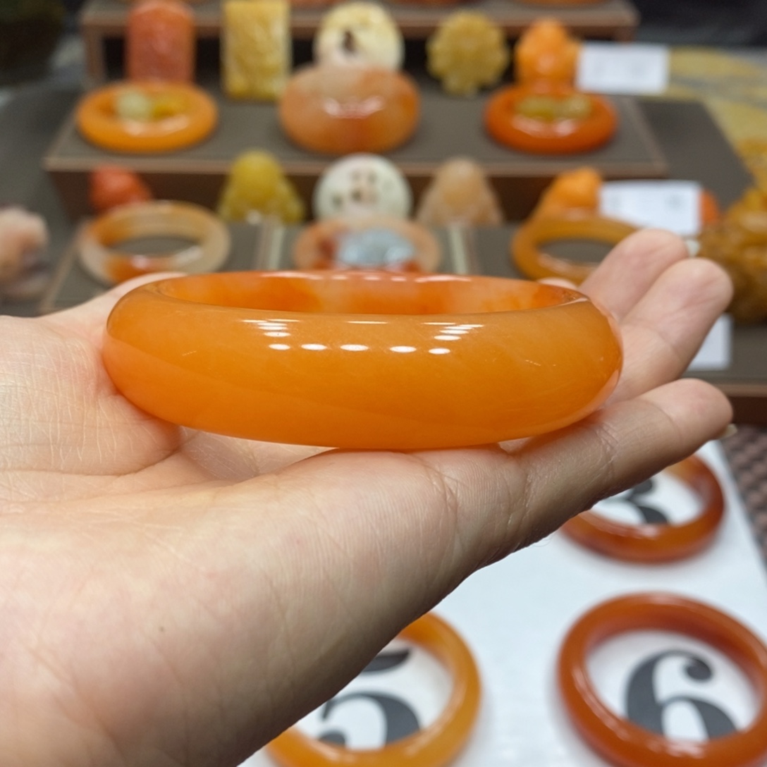 蓝***@石英质玉（黄龙玉）未镶嵌手镯