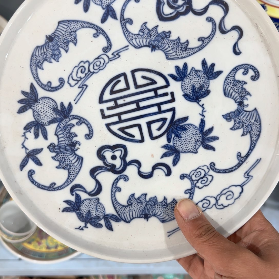 瓷片瓷器上用白花青砖作圆点